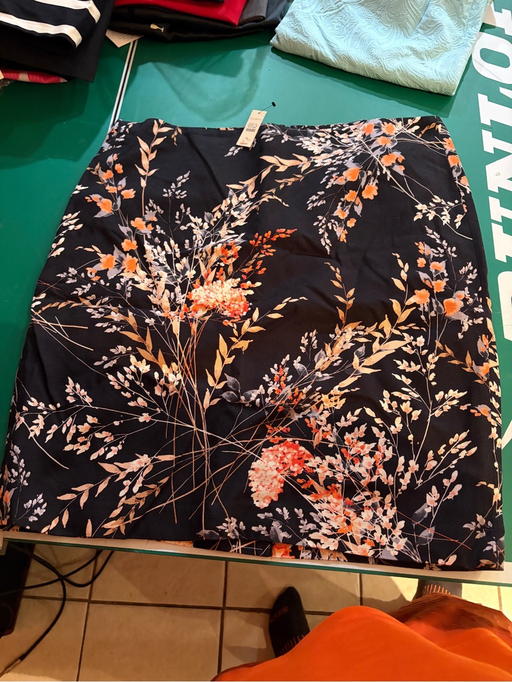 NWT Talbots Wispy Floral Black Pencil Skirt - Size 20